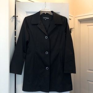 Black Weatherproof trench coat, size Medium.